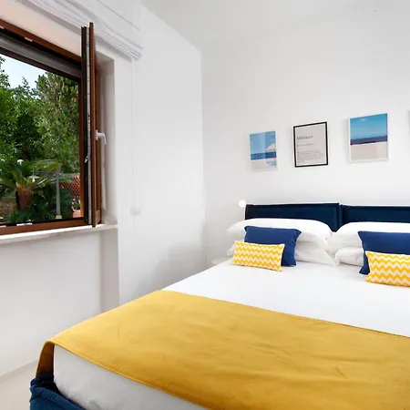 Estate4home - Blue Margar